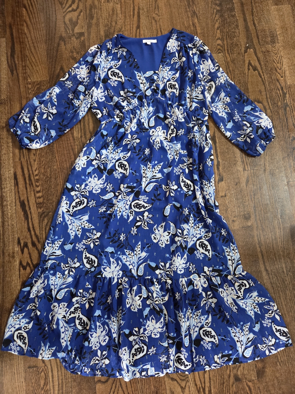 Chico's Size 2 Royal Blue & White Floral V-Neck Tiered Dress